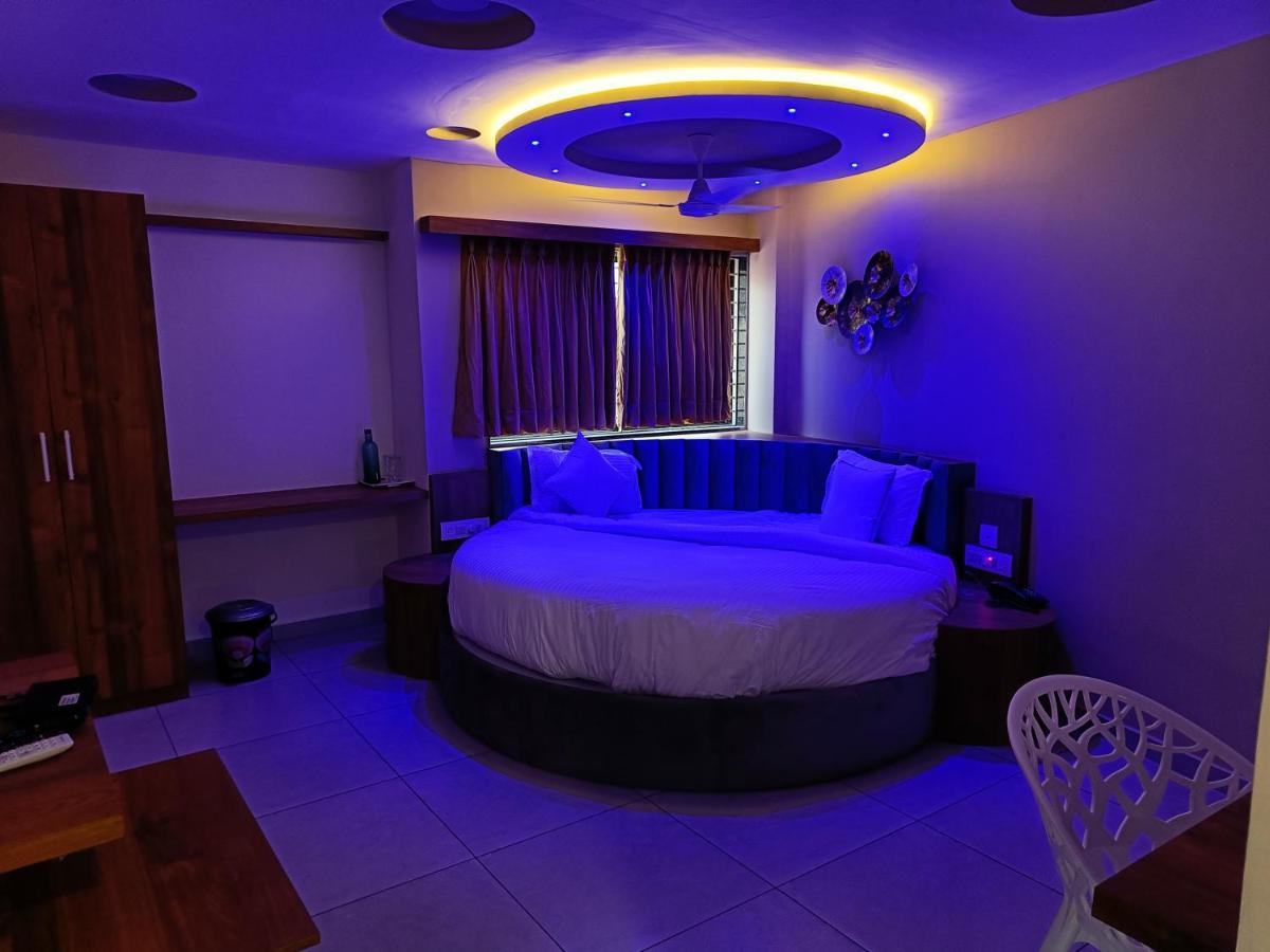 Hotel Lotus Anand Exterior photo