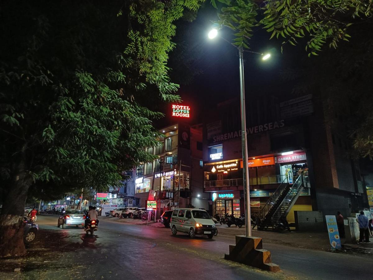 Hotel Lotus Anand Exterior photo